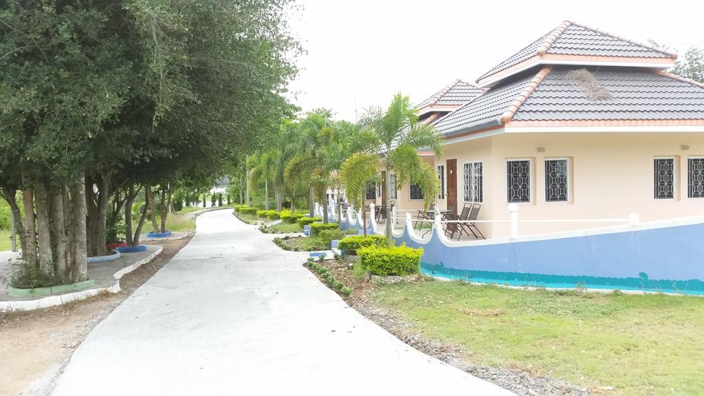Phloenlom Chomdao Hotel Ban Kha Exterior photo